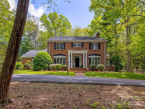 4 Holly Hill Rd, Asheville, NC 28803