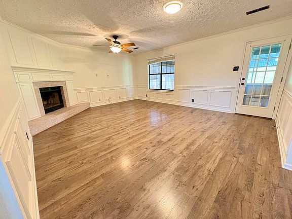5th image of 1005 Harbour Shore Dr