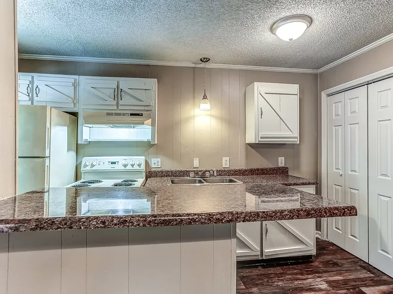 Bellwood Trace Apartments, LLC — Photo 2