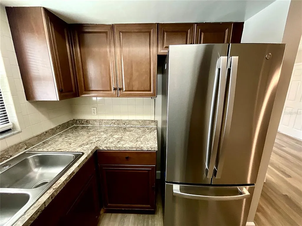 3 bed, 1.5 bath, 1366 sqft, $2,700 — Photo 3