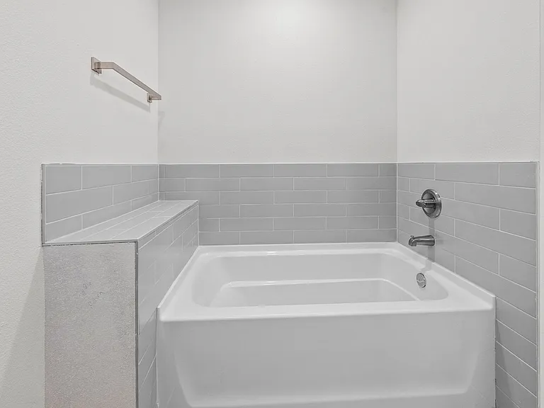 14902 North Cres #1200 — Photo 21