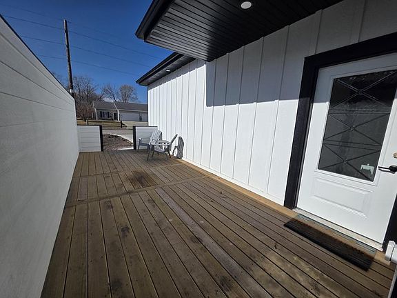 3rd image of 718 Ringold St
