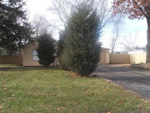 304 N Clifton Ave photo 1