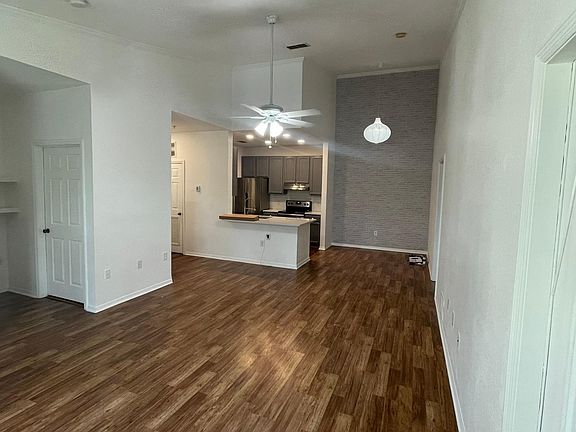 5th image of 10101 Courtney Palms Blvd APT 304