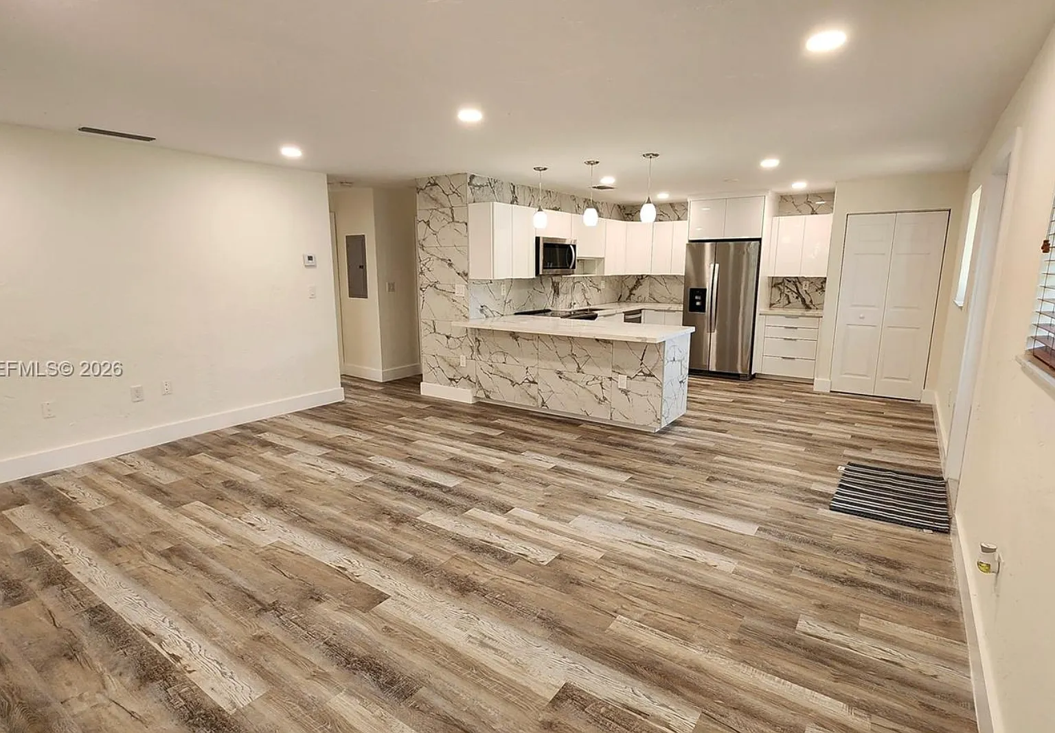 2 bed, 1150 sqft, $3,250 — Photo 2