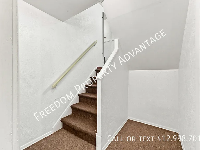 2523 Park Hill Dr — Photo 22
