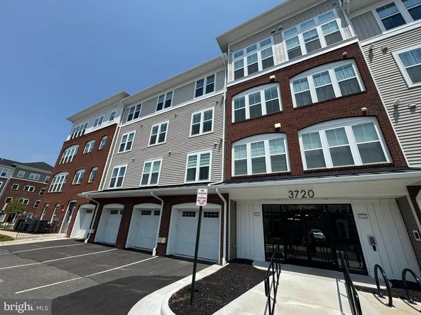 3720 Havertill Ln Unit 303, Woodbridge, VA 22193