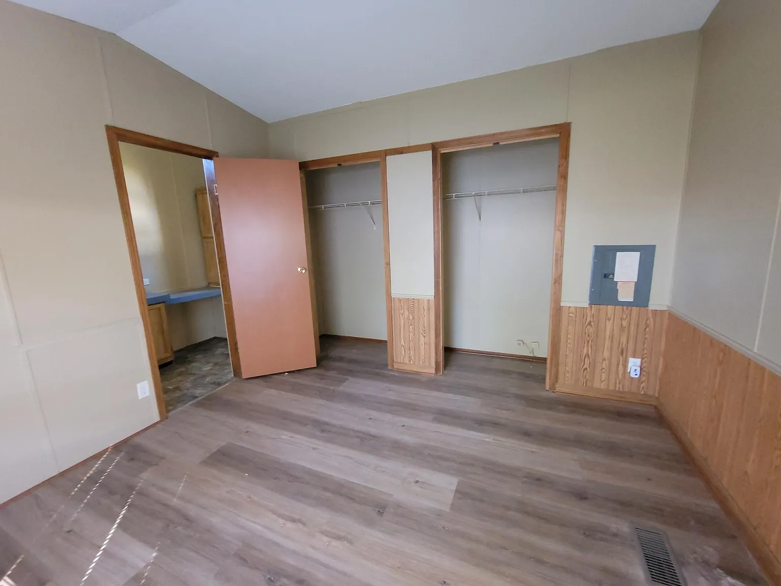 2 bed, 950 sqft, $1,100 — Photo 2