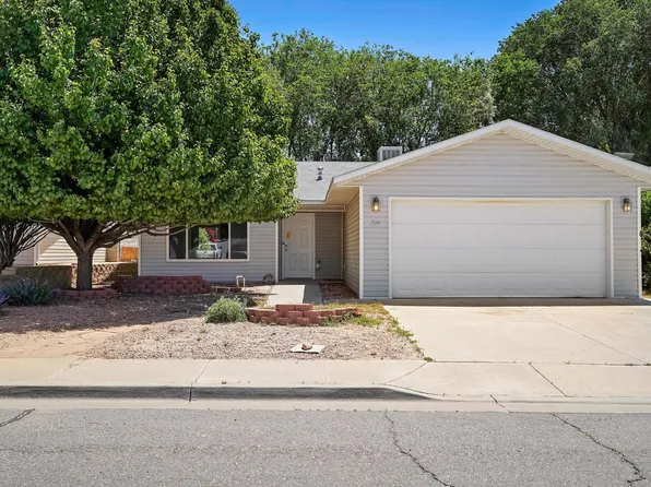 304 Valle Vista Dr, Farmington, NM 87401