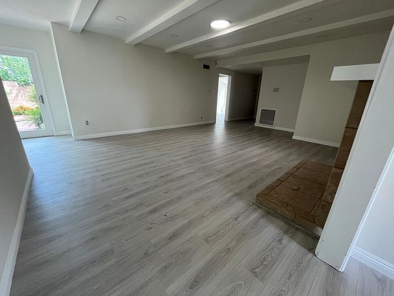 4th image of 9741 Danube Ave