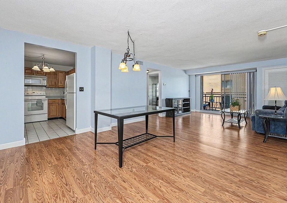 1st image of 198 Locust St APT 203