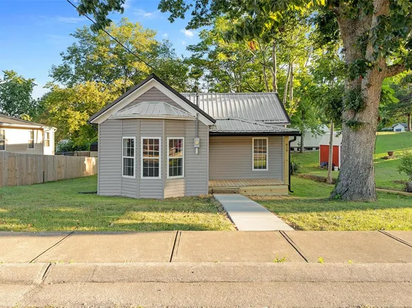 419 W Elvins Blvd, Park Hills, MO 63601