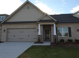 246 Hawks Nest Cir, Clemmons, NC 27012