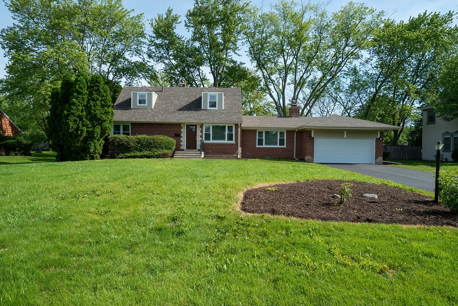 2006 Maplewood Rd photo 1