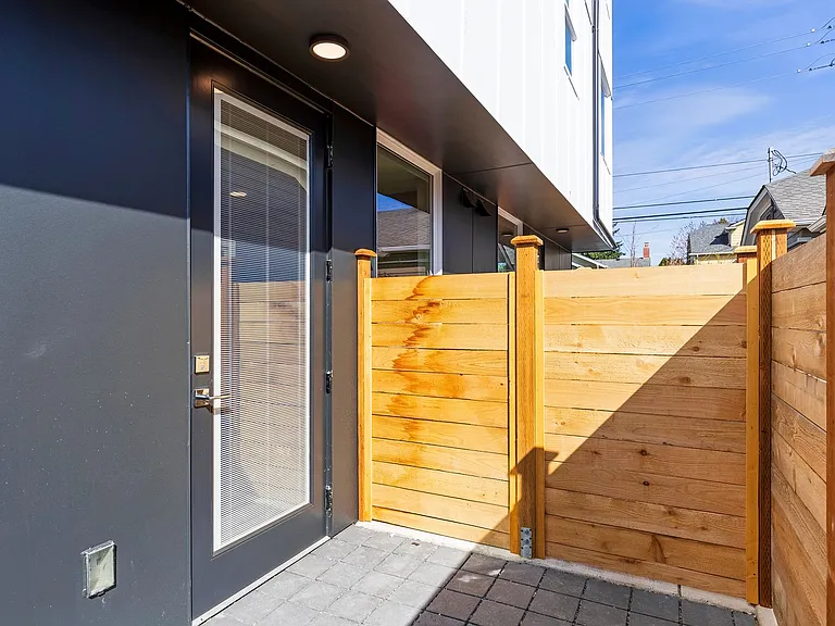 The Merz Luxury Apartments — Photo 47