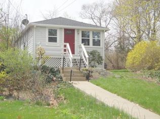 51 Rockaway Ave, Hull, MA 02045