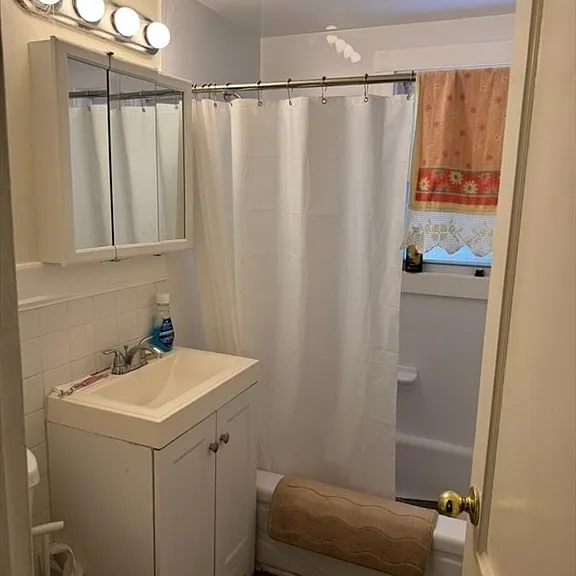 52 Neillian St #1 — Photo 5