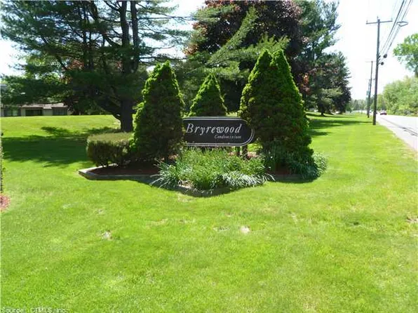 305 Twin Circle Dr, South Windsor, CT 06074