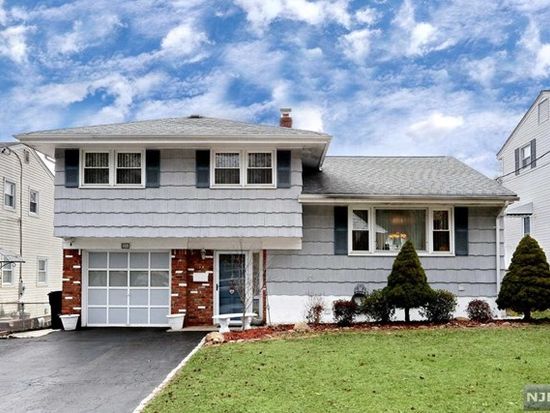 215 Hillside Ave Bergenfield Nj 07621 Zillow