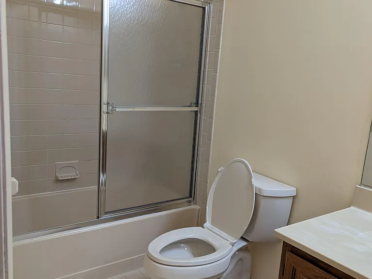 220 Hampshire Dr #220 — Photo 25