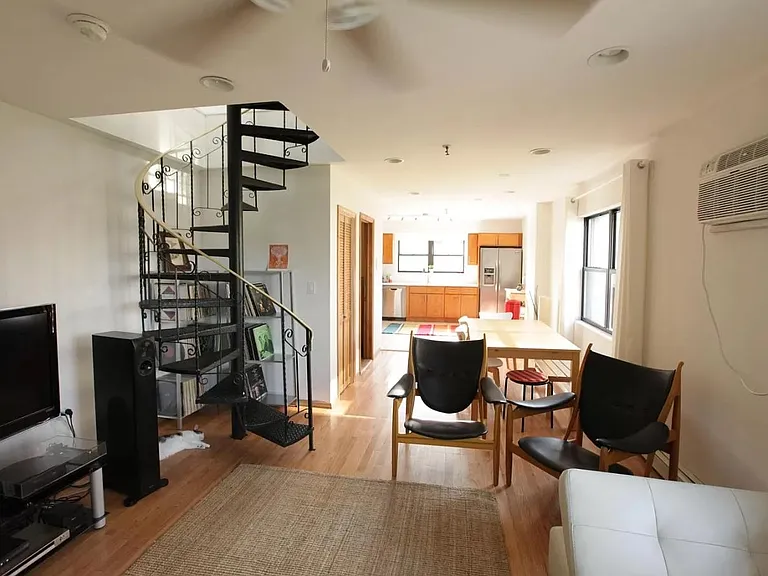 4905 Park Ave #4D — Photo 2