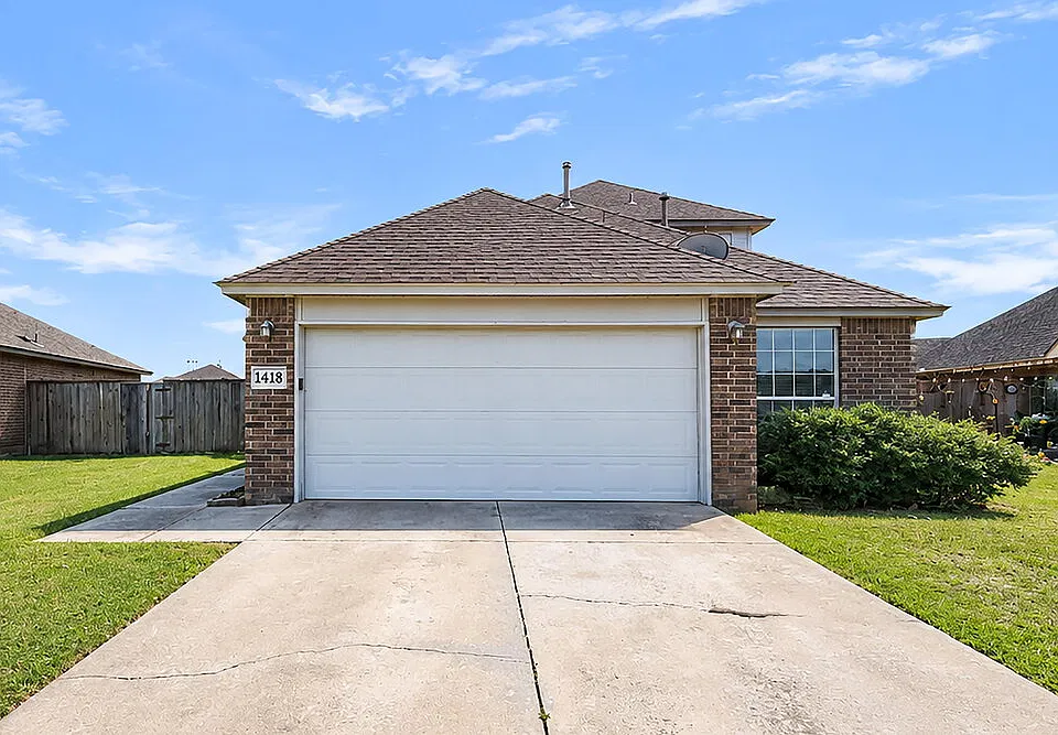 1418 SW 24th St