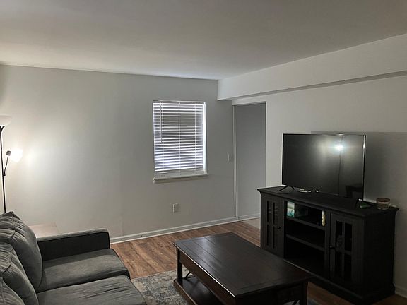 3rd image of 780 Ann St #780