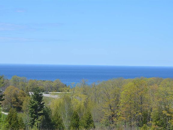 4th image of 920 Hotchkiss Cir