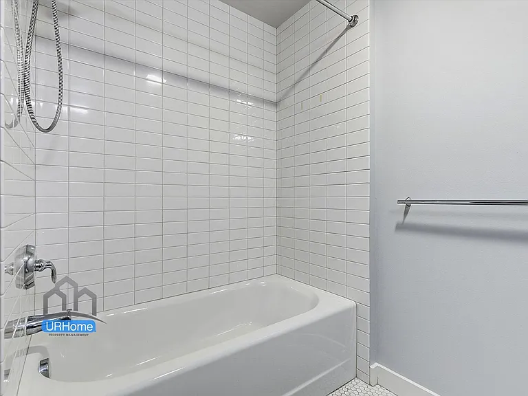 1926 W Burnside St #202 — Photo 6
