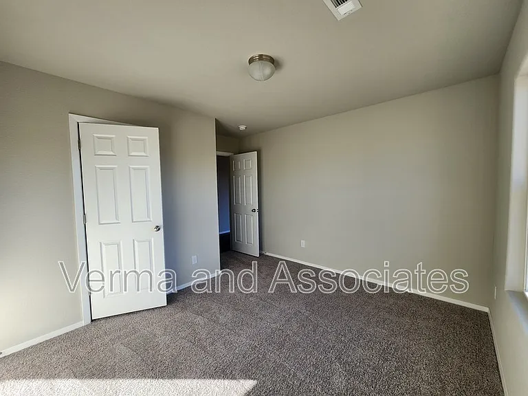 1730 King Rd — Photo 2