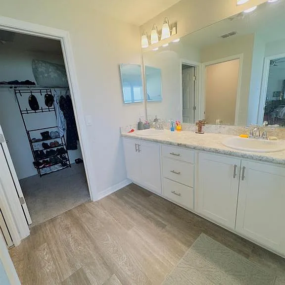 5436 Geneva Way — Photo 14