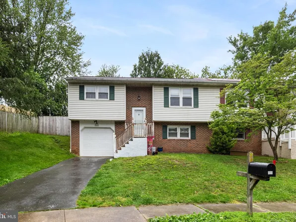 221 Fairfax Dr, Lancaster, PA 17603