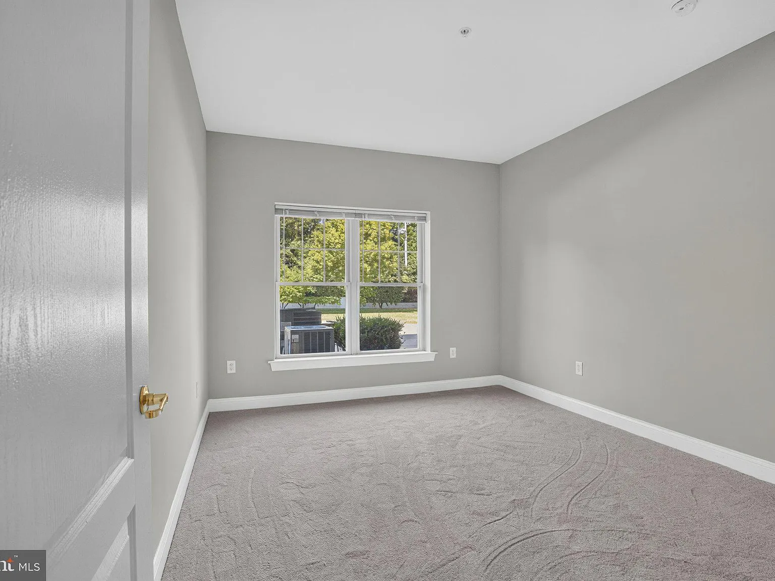 2 bed, 2.0 bath, 1000 sqft, $2,000 — Photo 3