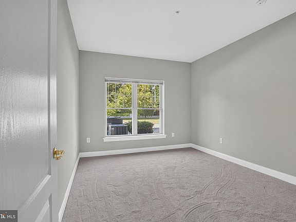 3rd image of 3000 Fountainview Cir #3109