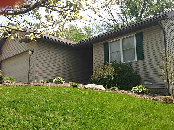 3rd image of 314 E Cardinal Glen Dr