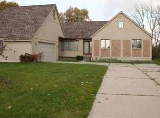 1178 Nautical Ln, Cottrellville, MI 48039