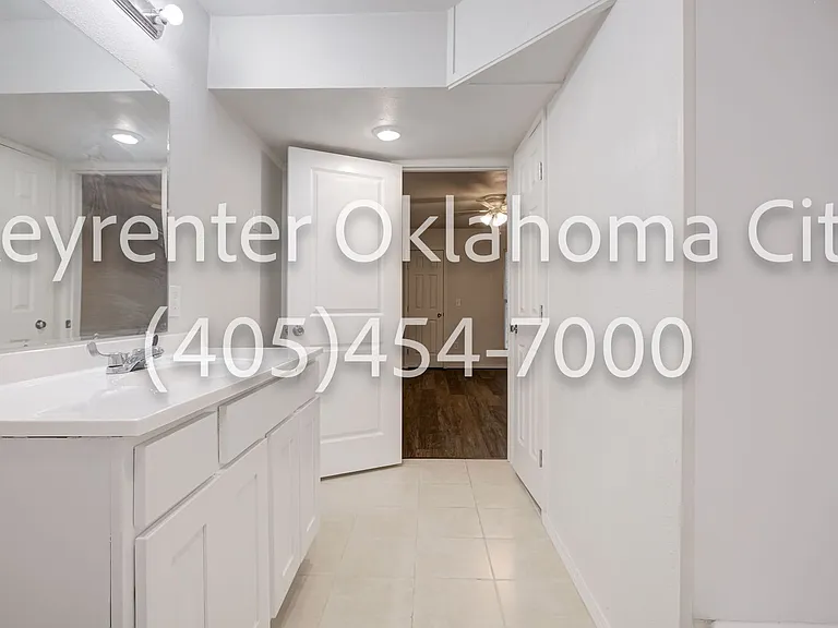 6554 N. Meridian Ave. Townhouse — Photo 24