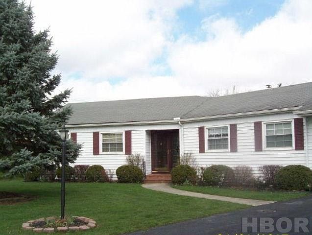 1st image of 613 Winterhaven Dr