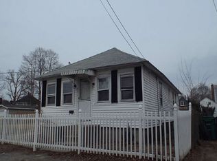 41 Allard St, Warwick, RI 02889