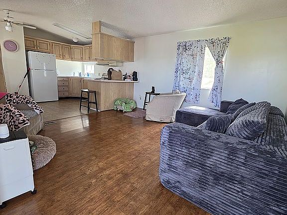 2nd image of 1425 2nd Ave Space 219