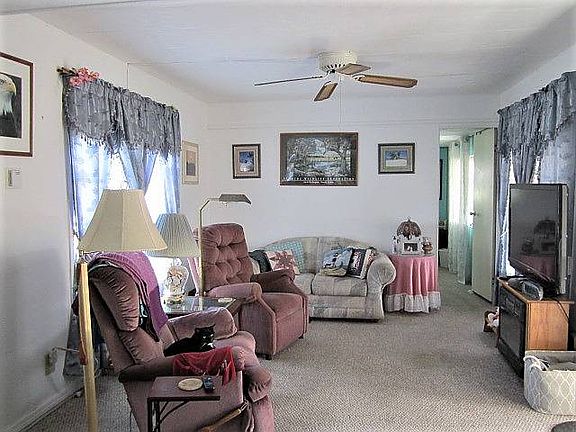 5th image of 8B Douglas Dr