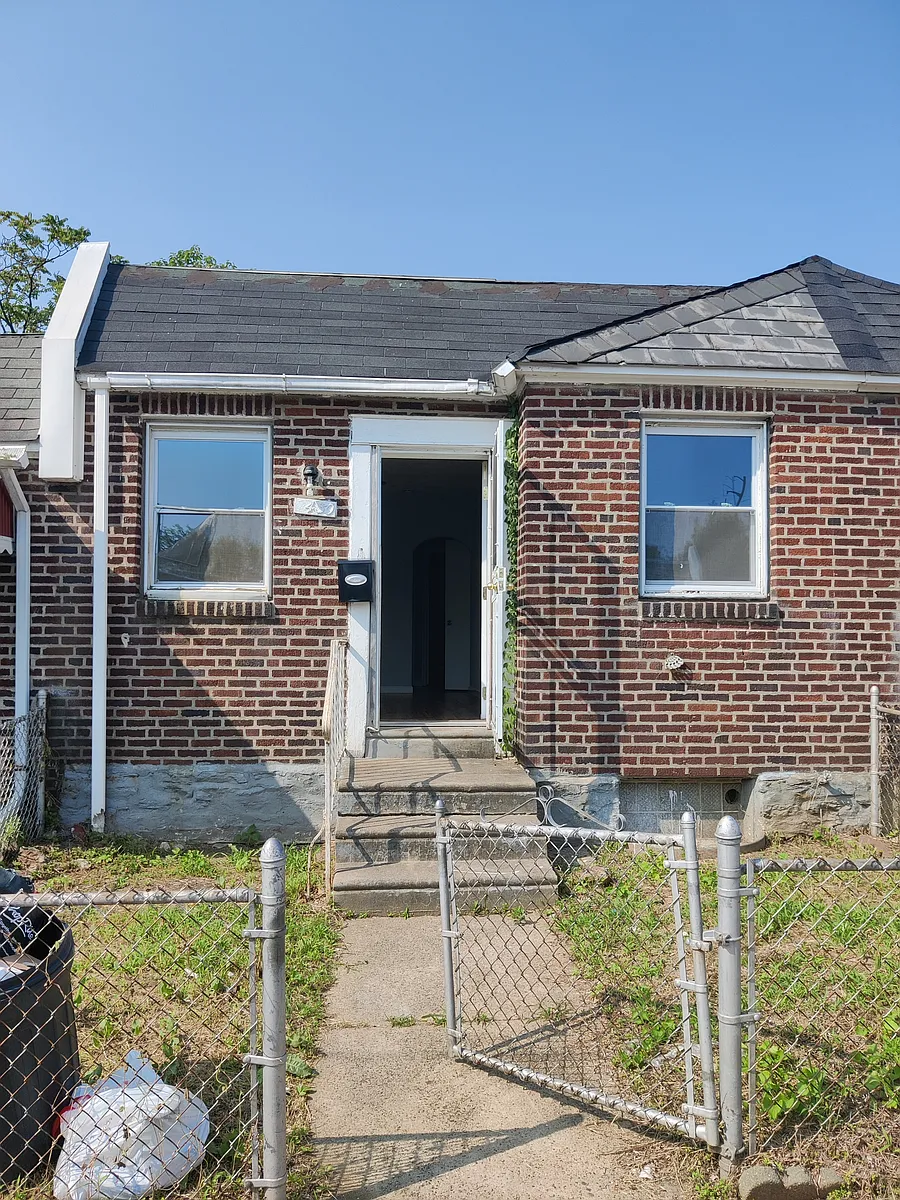 Building Photo - 2430 S Frazier St