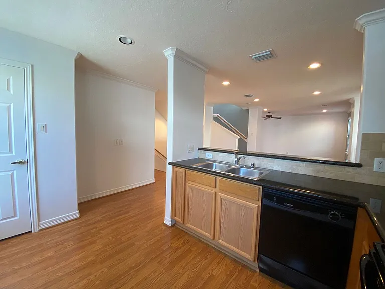 3710 Sherwood Ln #109 — Photo 4