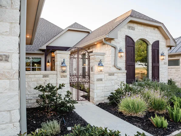 3140 Pinnacle Club Dr, Kerrville, TX 78028