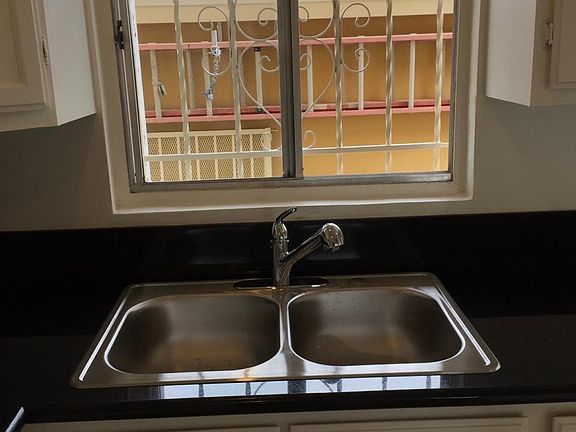 5th image of 1529 W 108th St #3