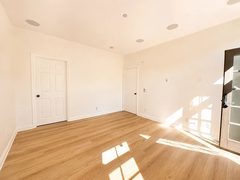 2545 Bungalow Pl — Photo 19