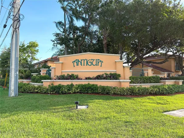 2340 NW 161st Ave, Pembroke Pines, FL 33028