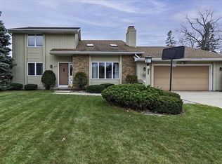 807 Barbara Ln, Marinette, WI 54143