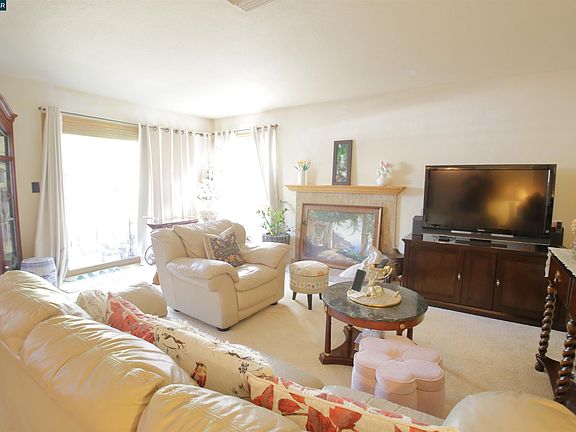 2nd image of 3901 Clayton Rd APT 25