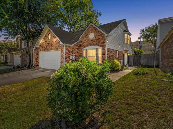 2054 Wanderlust Dr, Lewisville, TX 75067